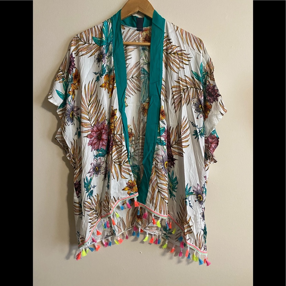 NWOT Tropical print tasseled hem kimono - Picture 5 of 6